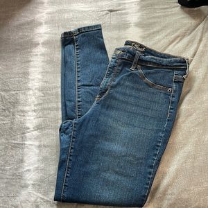 Universal thread jeans